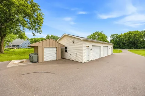 5885 Dalton Avenue SE Delano MN 55328