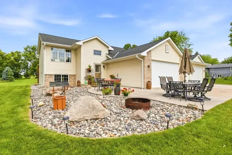 5885 Dalton Avenue SE Delano MN 55328