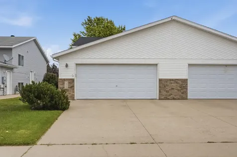1912 50th Street S Fargo ND 58103