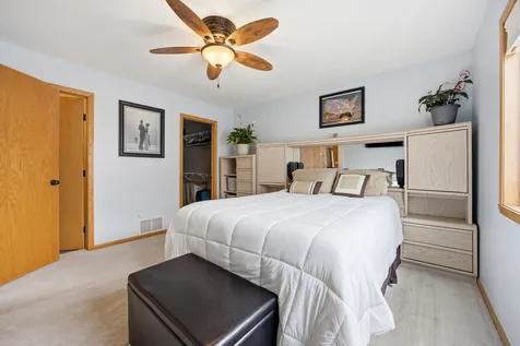 1912 50th Street S Fargo ND 58103