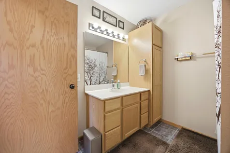 1912 50th Street S Fargo ND 58103