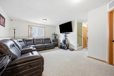 1912 50th Street S Fargo ND 58103