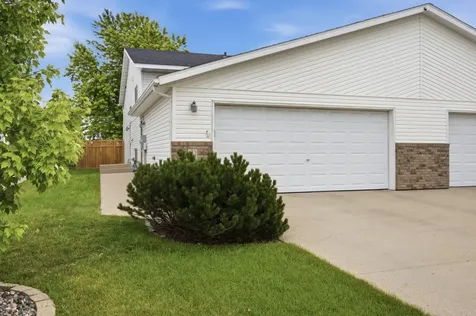 1912 50th Street S Fargo ND 58103