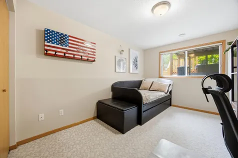 1912 50th Street S Fargo ND 58103