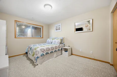 1912 50th Street S Fargo ND 58103