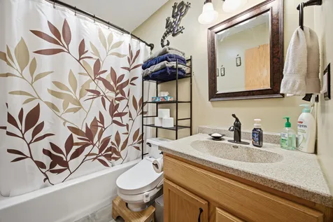 1912 50th Street S Fargo ND 58103