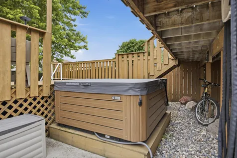 1912 50th Street S Fargo ND 58103