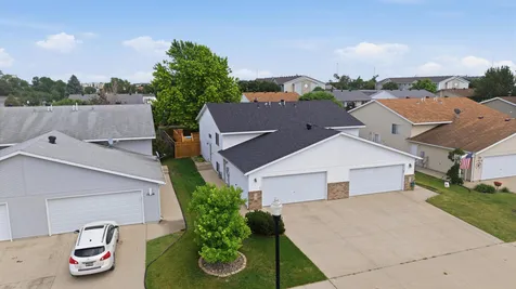 1912 50th Street S Fargo ND 58103