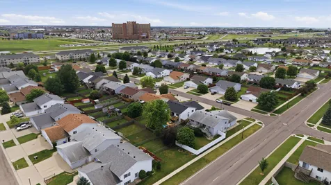 1912 50th Street S Fargo ND 58103