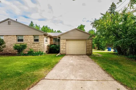 711 Forest Street Lisbon ND 58054