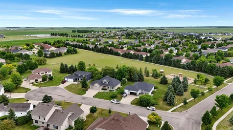 309 43rd Avenue S Moorhead MN 56560
