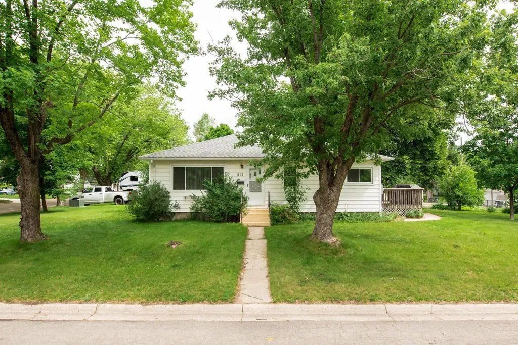 515 15th Avenue W Alexandria MN 56308