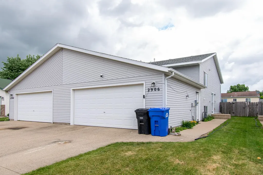 2906 Dakota Park Circle S Fargo ND 58104