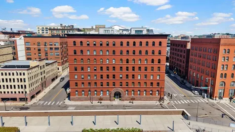 300 Wall Street Saint Paul MN 55101