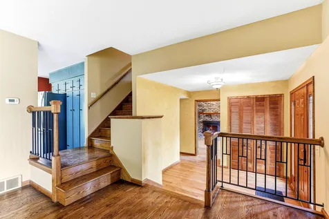 7033 Courtly Road Woodbury MN 55125