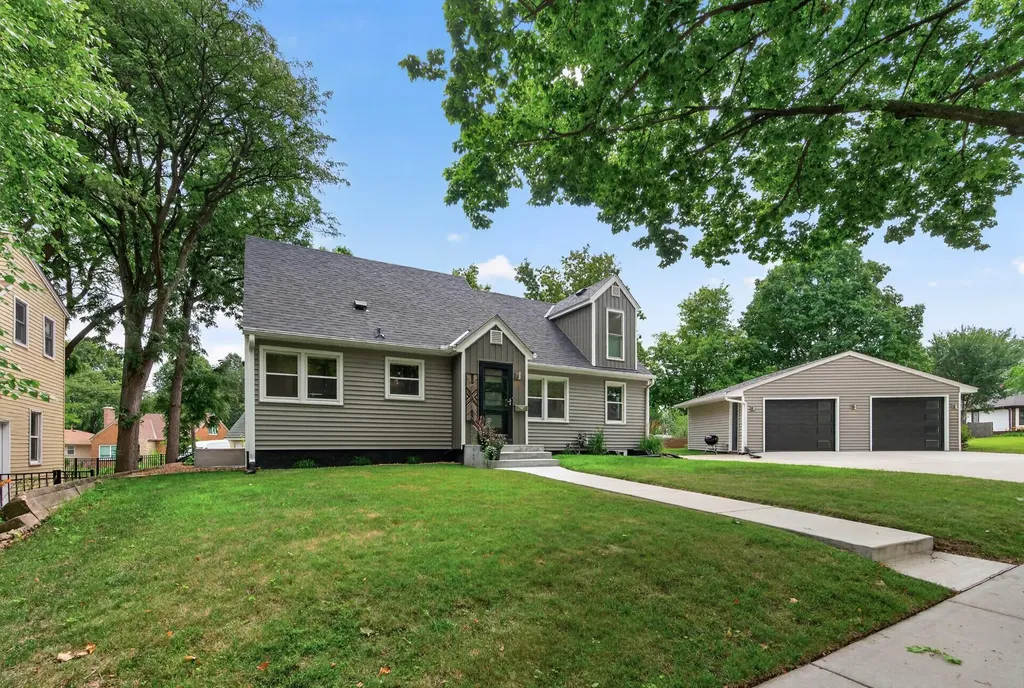 2605 Garfield Street NE Minneapolis MN 55418