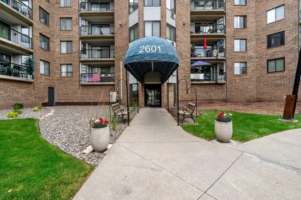 2601 Kenzie Terrace Saint Anthony MN 55418