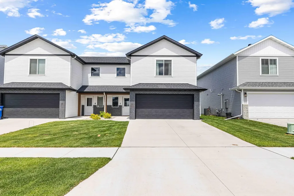 1445 68th Avenue S Fargo ND 58104