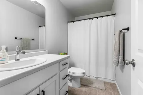 1445 68th Avenue S Fargo ND 58104