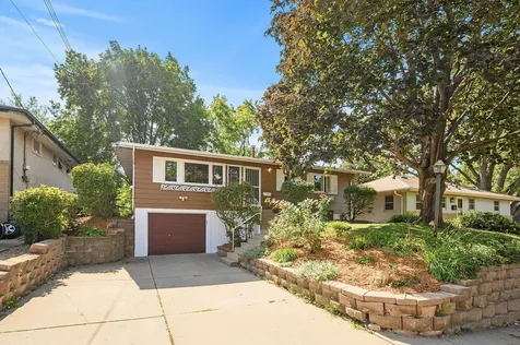 1320 44th Avenue NE Columbia Heights MN 55421