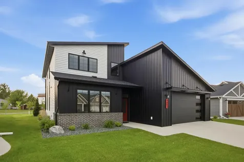 4884 Bluebell Loop S Fargo ND 58104