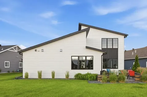 4884 Bluebell Loop S Fargo ND 58104