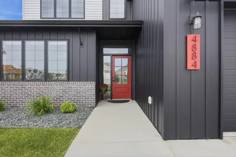 4884 Bluebell Loop S Fargo ND 58104
