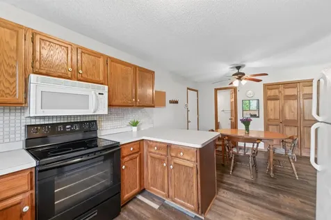 1554 Helmo Avenue N Oakdale MN 55128