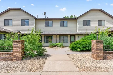 1554 Helmo Avenue N Oakdale MN 55128
