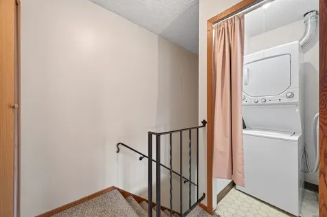 1554 Helmo Avenue N Oakdale MN 55128