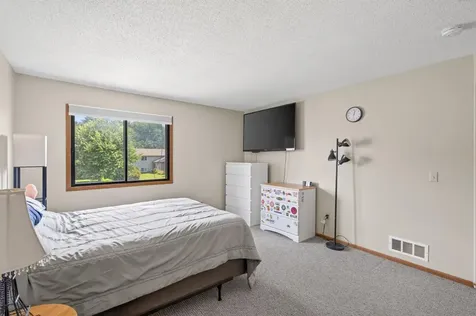 1554 Helmo Avenue N Oakdale MN 55128