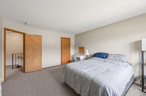 1554 Helmo Avenue N Oakdale MN 55128
