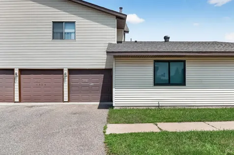 1554 Helmo Avenue N Oakdale MN 55128