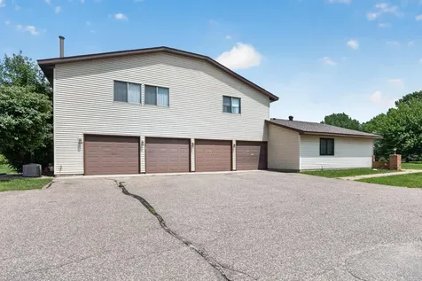 1554 Helmo Avenue N Oakdale MN 55128