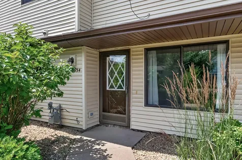1554 Helmo Avenue N Oakdale MN 55128