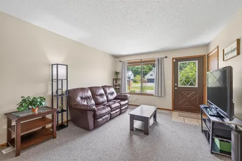 1554 Helmo Avenue N Oakdale MN 55128