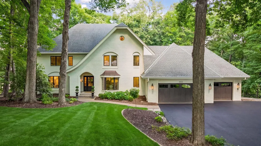 19615 Muirfield Circle Shorewood MN 55331
