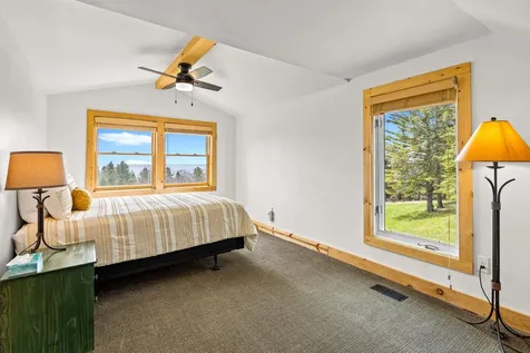6076 Highway 61 Silver Bay MN 55614