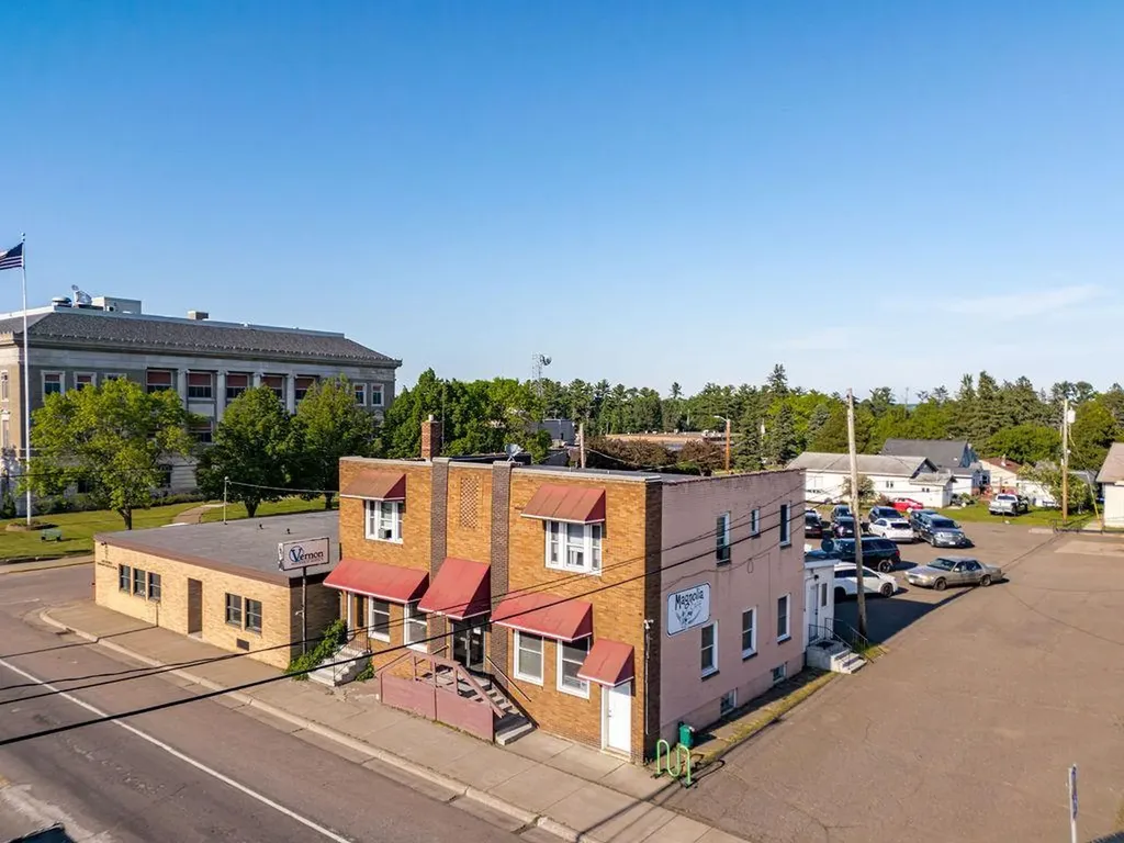 206 3rd Street Carlton MN 55718