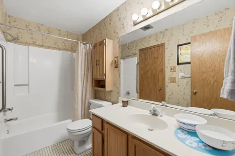 1589 Four Oaks Road Eagan MN 55121