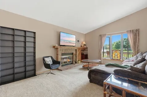 1589 Four Oaks Road Eagan MN 55121