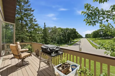 1589 Four Oaks Road Eagan MN 55121