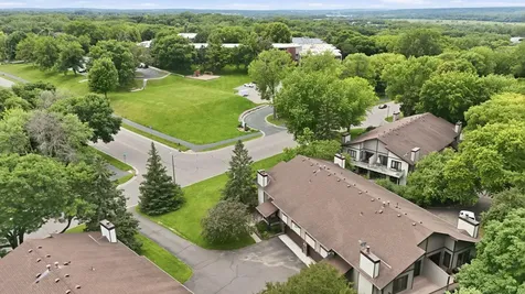 1589 Four Oaks Road Eagan MN 55121