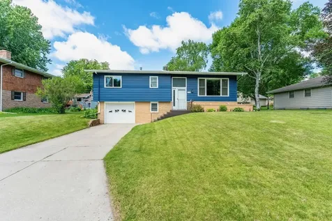 1125 N Burlington Avenue Fergus Falls MN 56537