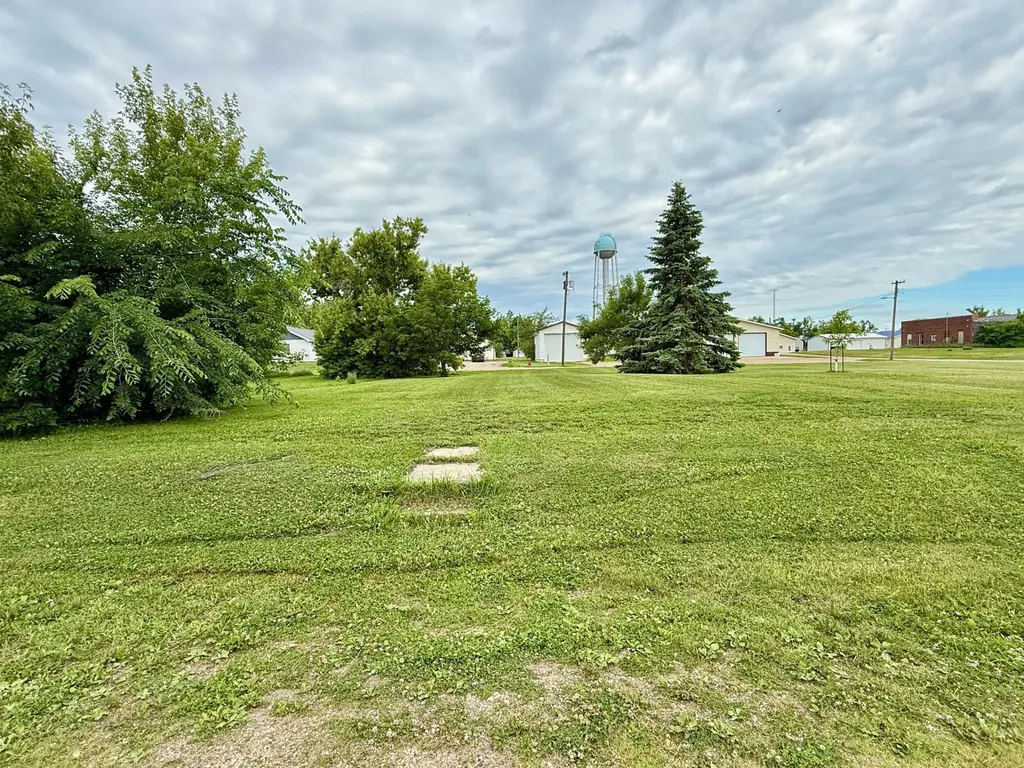 Parcel 2 Blk 10 Ellsbury's 1st Addn Tower City ND 58071