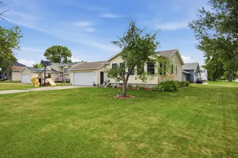 301 3rd Avenue N Casselton ND 58012