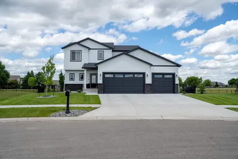 4744 Hampton Loop S Moorhead MN 56560