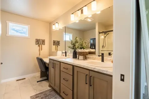 4744 Hampton Loop S Moorhead MN 56560