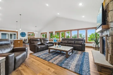 1515 Geneva Road NE Alexandria MN 56308
