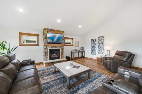 1515 Geneva Road NE Alexandria MN 56308